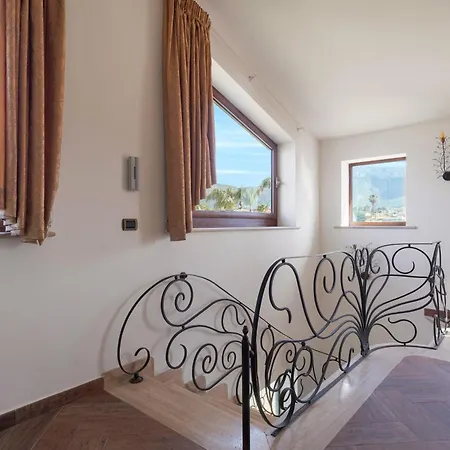 Panoramica Con Piscina Sul Mare Villa